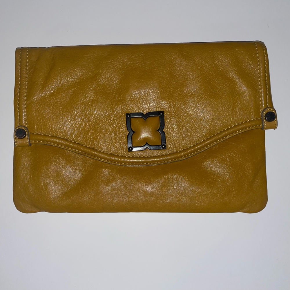 BCBG Maxazaria